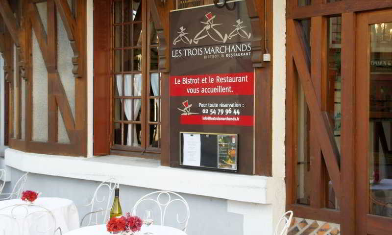 Relais des Trois Châteaux Cour-Cheverny Extérieur photo