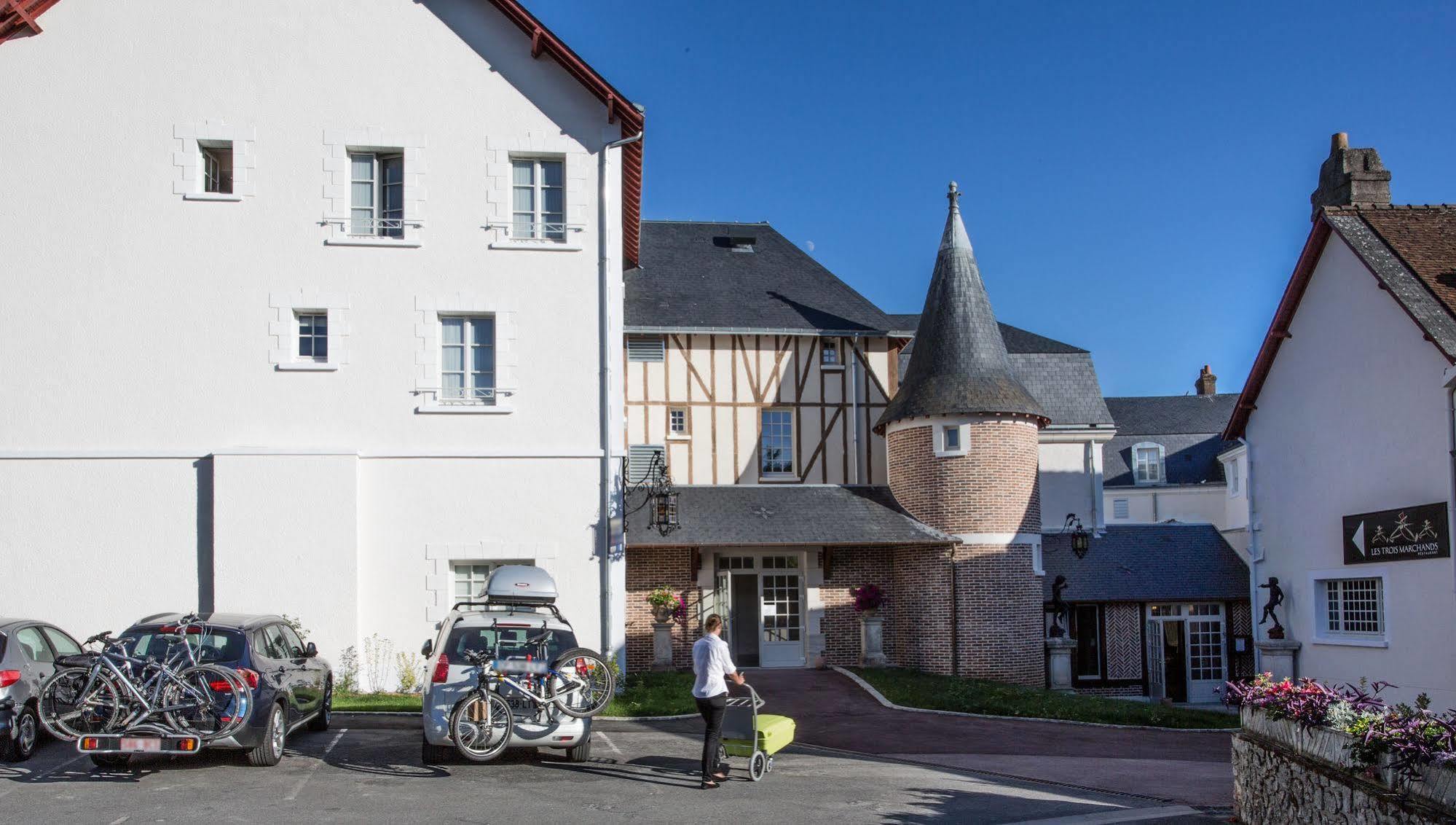 Relais des Trois Châteaux Cour-Cheverny Extérieur photo
