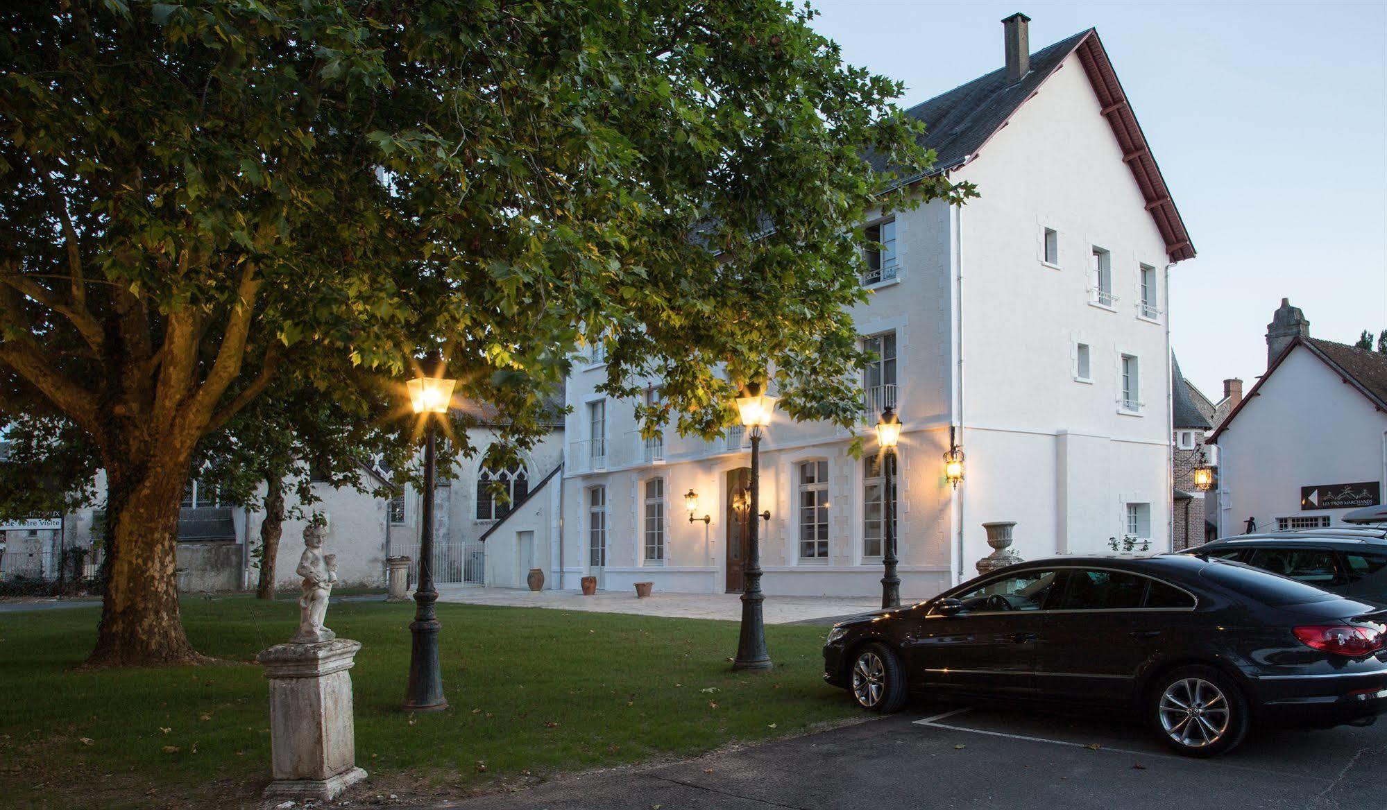Relais des Trois Châteaux Cour-Cheverny Extérieur photo